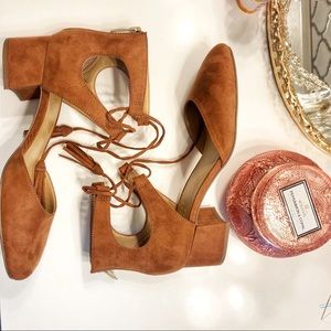 Franco Sarto Tan lace up chunk heel